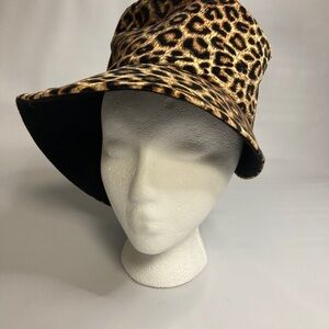 Kaufmans vintage leopard adoria bonnet crushable size 22